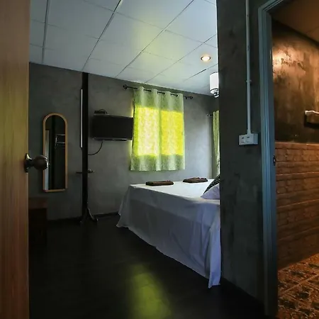 Falik Farm Stay Phra Nakhon Si Ayutthaya Exterior photo